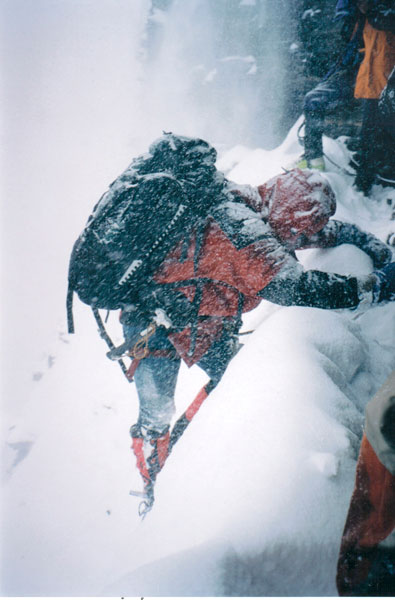 Сергей Ковалёв во время попытки восхождения на Лхоцзе по Южной стене (8516 м)