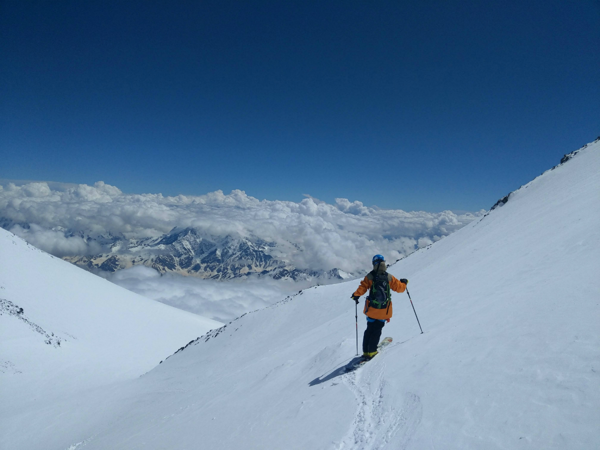 Спуск на лыжах с Эльбруса