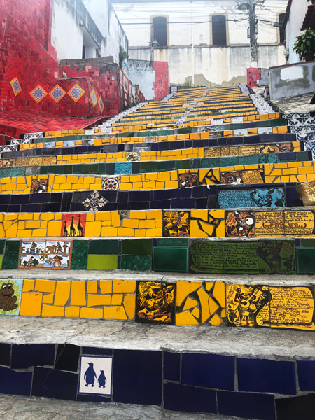 В Рио меня дико впечатлила лестница из плиток, собранных со всего мира.