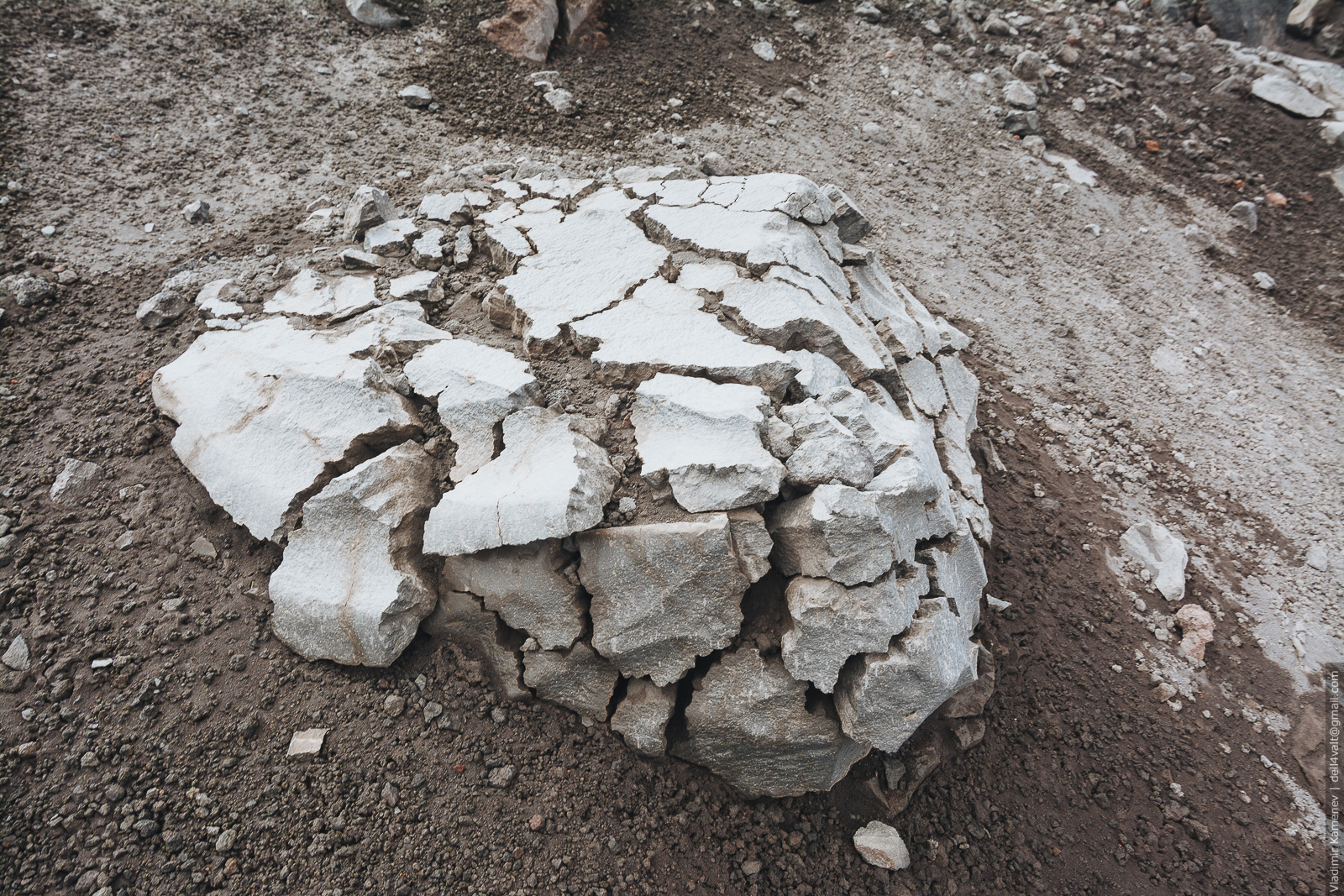 Камчатка: Вот такие «бомбочки» выплевывает Ключевская во время извержения