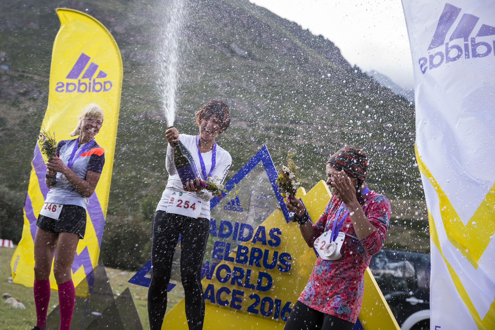 adidas Elbrus World Race - награждение победительниц Elbrus Mountain Ultra 2016