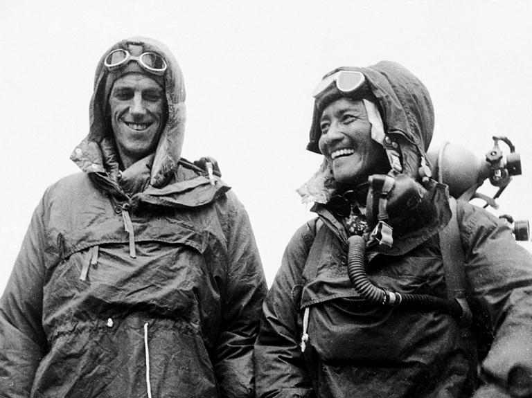 Первовосходители на Эверест (8848 м): Эдмунд Хиллари и Тенцинг Норгей
