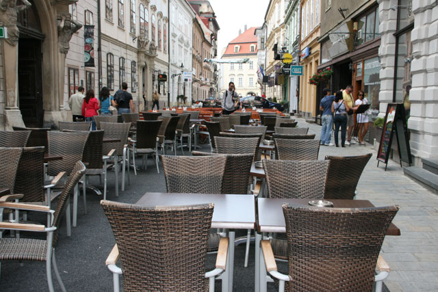 Уличные кафе в
            Старом городе