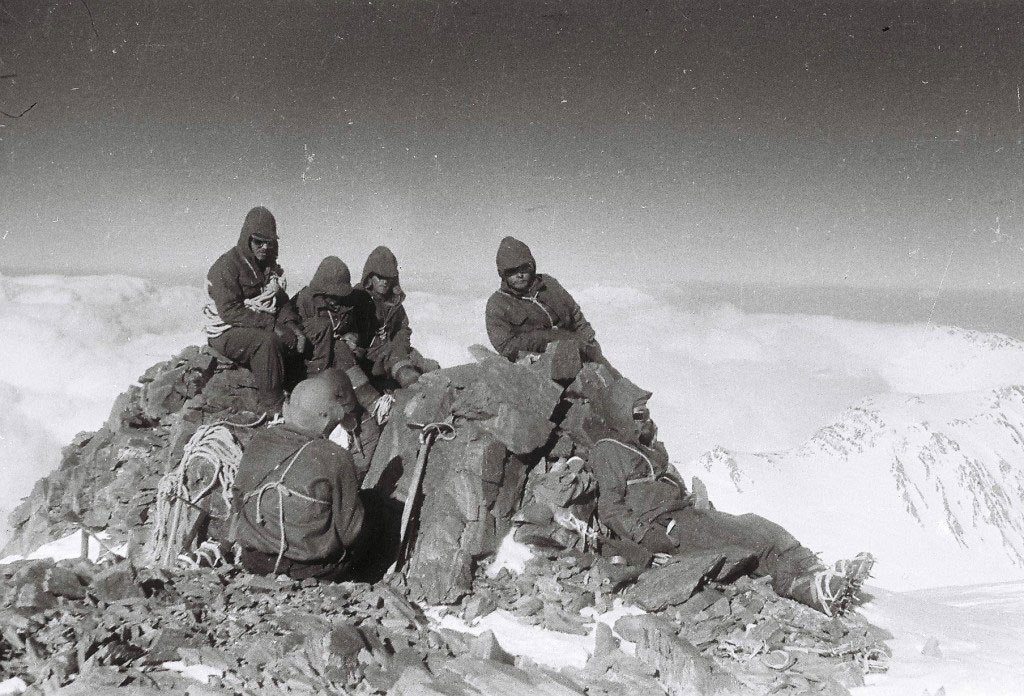 Почему не забирают тела погибших с Эвереста? Ответ альпиниста