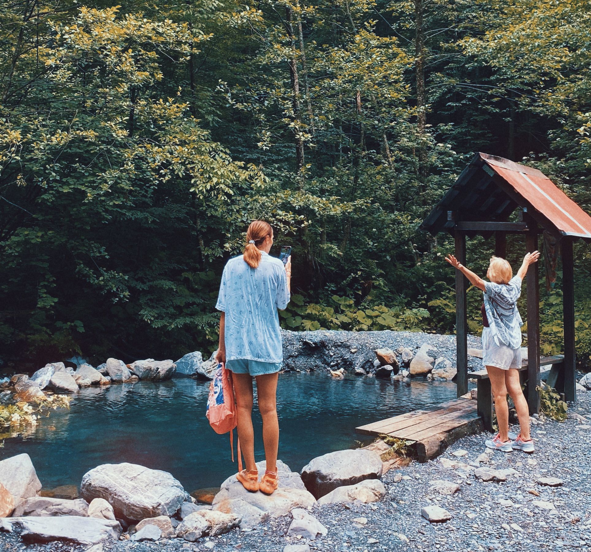 Жезөкшелер үйінде жасырылған порно